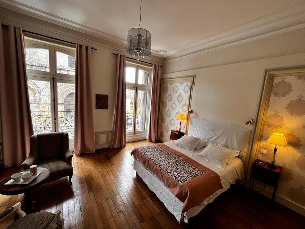 Le Jardin Des Lys Bed & Breakfast Saint-Leonard-de-Noblat Exterior photo