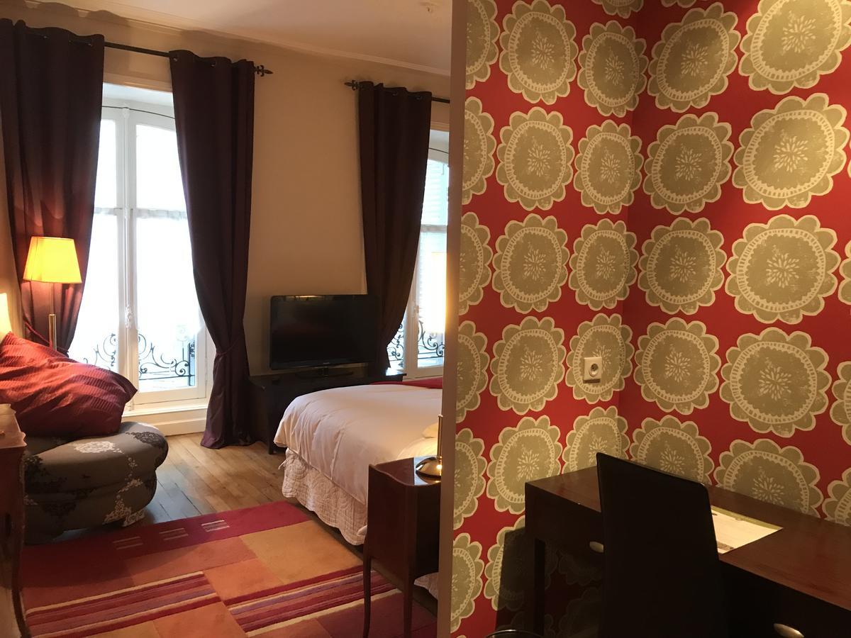 Le Jardin Des Lys Bed & Breakfast Saint-Leonard-de-Noblat Exterior photo